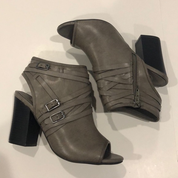 NEW open toed heels - Picture 1 of 4